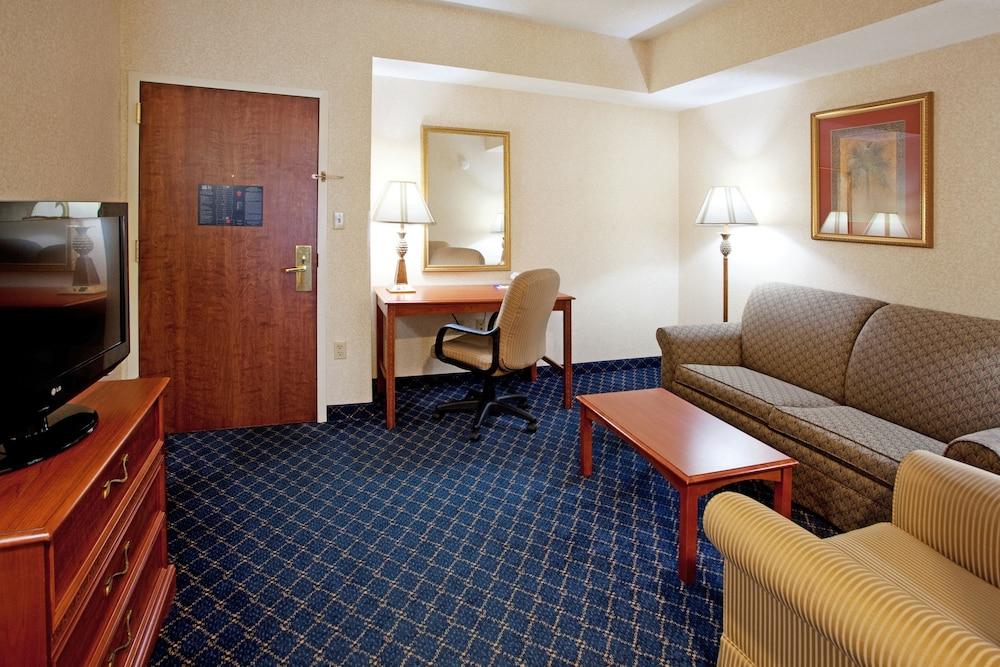 Holiday Inn Express & Suites Orangeburg By Ihg Экстерьер фото